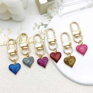 Lote de 6 Llaveros Metálicos en Forma de Corazón, Colgante Exquisito para Bolsos, Ideal para Mujeres y Niñas, Regalos para el Día de San Valentín - Product Image 3