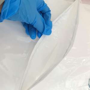 ถุงอาเจียนพลาสติก LDPE สีขาวสำหรับใช้ในโรงพยาบาล พร้อมเชือกสองเส้นและแผ่นซับเหงื่อ สำหรับผู้สูงอายุในบ้านพักคนชรา - Product Image 5