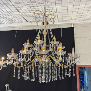 Lustre de plafond en métal doré avec rideau de perles de cristal suspendues pour décoration de table de mariage SMOOTH - Product Image 2