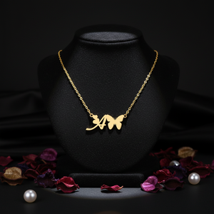 Venta al por mayor de alta calidad de oro de 18 quilates letras mayúsculas inglesas mariposa collar de moda y joyería popular para las mujeres - Product Image 1