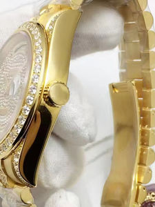 นาฬิกาข้อมือผู้ชายสแตนเลสสตีลคริสตัลแซฟไฟร์ ดีไซน์หรูระดับไฮเอนด์ กันน้ำลึก 100 เมตร - Product Image 3