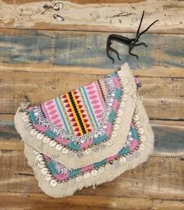 กระเป๋าโบโฮ บันจารา งานปักมือคุณภาพพรีเมียม กระเป๋าสะพายไหล่สไตล์ชาติพันธุ์ ทำมือ สำหรับใช้ในชีวิตประจำวัน มีจำหน่ายในราคาที่ดีที่สุด - Product Image 2
