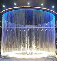 Cascade artificielle, rideau d'eau mural, ornements de jardin avec effet d'eau qui coule pour fontaine décorative extérieure
