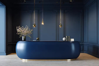 Comptoir de bar design vague bleue, réception élégante dans le bureau/hall de l'hôtel