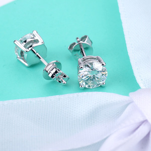 Pendientes de tuerca finos de moissanita de plata S925, diseño clásico Simple de cuatro garras, 50 centavos, regalo caliente de 1 quilate al por mayor - Product Image 3
