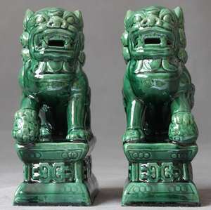 Petite statue d'animal Fu Dog en <span class=keywords><strong>porcelaine</strong></span> émaillée tricolore de la dynastie Tang pour la décoration de la maison - Product Image 4