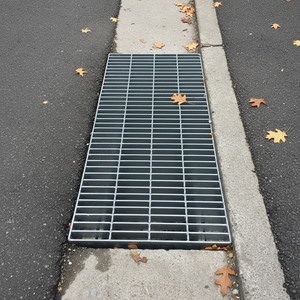 Grille <span class=keywords><strong>en</strong></span> acier galvanisé à chaud 30*5mm, anti-corrosion, matériaux de construction extérieurs, vente chaude - Product Image 1