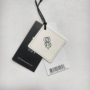 Etiquetas colgantes de papel negro personalizadas ZP-Luxury con estampado de lámina dorada Material de cartón reciclado para etiquetas de marca y ropa - Product Image 1