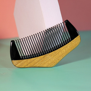 Peine para el cabello de sándalo verde con cuerno de buey, 10-15 cm, para mujeres, niños y adultos, material herbal, para todo tipo de cabello - Product Image 4