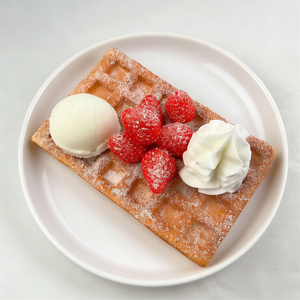 Figura Decorativa de Waffle de Fresa Realista y Ecológica, con Patrón de Corazón, Estilo Belga, Decoración Estética con Crema de Fresas Frescas - Product Image 2