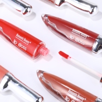 Grossiste Fabricant Brillant à Lèvres en Forme de Couteau à Fruits, Tube de Brillant à Lèvres Personnalisé avec Logo, Cosmétique à Lèvres Irrégulier