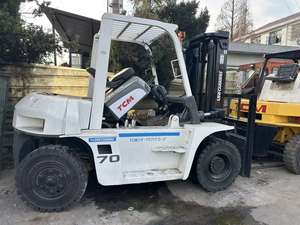 Chariot élévateur TCM d'occasion 70 Japon 7 tonnes Diesel 1800 mm de longueur de fourche 1200/15000 mm de largeur de fourche 3000 mm de hauteur de levage 2 ans de garantie pour - Product Image 3