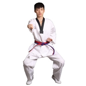 Uniforme de <span class=keywords><strong>Taekwondo</strong></span> de haute qualité et durable WTF Corée Dobok en tissu unisexe pour l'entraînement aux arts martiaux, équipement sportif pas cher - Product Image 4