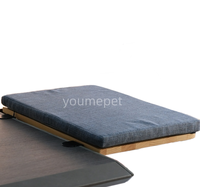 Lit de bureau pour chat pliable confortable pour animaux de compagnie assis sur un bureau