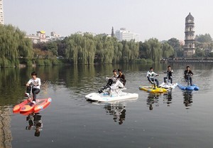 Bicicleta Acuática de Plástico con Pedales Giratorios Estilo Pez, Sistema de Pedales para Agua Dulce y Salada, Uso en Parques Acuáticos, Ahorro de Energía, Ejercicio - Product Image 5