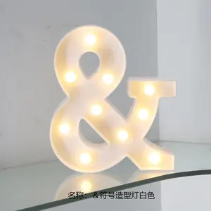 Símbolo de led de letra branca popular, luz noturna do alfabeto para casamento
