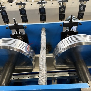 Machine de formage à rouleaux pour gouttières de toit en acier coloré, pour la fabrication de <span class=keywords><strong>coude</strong></span> de descente de <span class=keywords><strong>gouttière</strong></span> avec moteur - Product Image 4