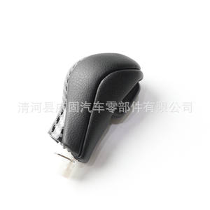 Pommeau de levier de vitesse Infiniti 34910-JK03A, texture en fibre de carbone mate, design ergonomique pour Nissan Patrol Q50 - Product Image 4