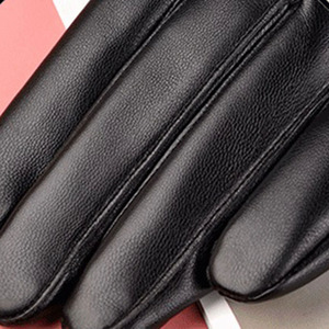 ถุงมือหนังแท้ 100% สำหรับฤดูหนาว แฟชั่นจากปากีสถาน สีดำ ตกแต่งโบว์ - Product Image 5
