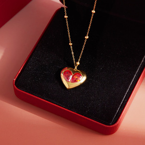 Collar con colgante de circonita en forma de corazón, chapado en oro, con bisel de piedra roja, para mujer, regalo, joyería. - Product Image 4