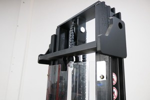2トン電動フォークリフト/電動パレットスタッカー 中国製 - Product Image 5