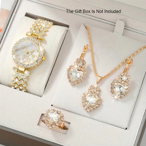 Set di 5 Orologi e Collane Unisex con Diamanti, Moda Elegante in Lega al Quarzo, Vendita all'Ingrosso - Product Image 6