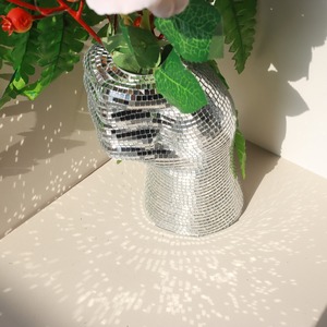 Vase <span class=keywords><strong>en</strong></span> forme de poing boule disco, grand pot de fleurs unique <span class=keywords><strong>en</strong></span> mosaïque miroir et décoration d'intérieur, vase décoratif comme centre de table, pot de rangement moderne - Product Image 4