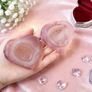Venta al por Mayor de Piedra Natural de Ágata Rosa de Alta Calidad en Forma de Corazón y Luna para Decoración del Hogar y Regalos Festivos - Product Image 1