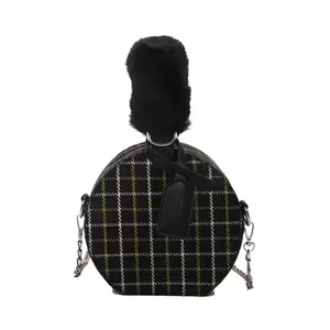 بالجملة أكياس النساء حبال جولة-حقائب كروس حريمي 2021 دائرية الشكل مصنوعة من الفرو حقائب كروس جانبية للنساء والفتيات