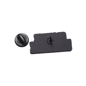 A volte ho bisogno di un consiglio esperto spilla smalto ho cercato di essere normale, ma essere Me è più divertente spilla distintivo - Product Image 5