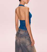 2025 fiesta moda Hit nuevo diseño profundo cuello en V azul Halter malla botón superior decoración transpirable tejido de punto ecológico