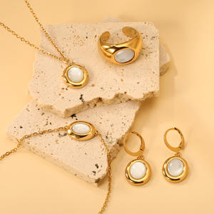 Ensemble de bijoux minimalistes européens et américains en coquillages blancs, collier, boucles d'oreilles, bague, bracelet en acier inoxydable, bijoux de mode pour femmes - Product Image 1