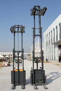 Apilador Eléctrico Tipo Rider HSLLIFT de 1.5t y 2 Toneladas con Plataforma de 4.5m, 5m, 5.5m y 6m - Product Image 2