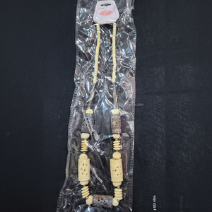 Collier en résine de haute qualité magnifiquement conçu avec des motifs colorés uniques motif créatif en forme de boule - Product Image 1