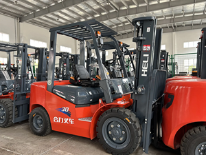 Carrello Elevatore Diesel con Spedizione Gratuita, 3-4 Tonnellate, con Posizionatore Forche e Traslatore Laterale, per Magazzino - Product Image 3