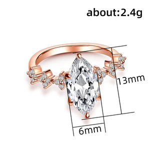 Elegante Anello da Donna con Taglio Marquise, Gioiello Scintillante in Lega Regolabile, Stile Moderno per Matrimoni - Product Image 5