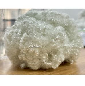 Fibra de Poliéster Reciclado de Vietnam, Fibra Siliconada Conjugada Hueca de 15D y 64 mm, Fibra HCS para Relleno de Sofás y Ropa de Cama de Alta Resiliencia - Product Image 1