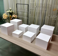 Présentoir en acrylique blanc Buffet Table Présentoirs de nourriture Nidification Dessert Risers Cube Lucite Présentoir pour la fête de mariage