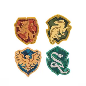 Emblemas bordados atacado logotipo personalizado ferro em 3D emblemas bordados para chapéu e vestuário patch