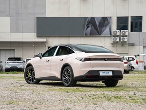 ARCFOX Alpha S5 2025: <span class=keywords><strong>Berlina</strong></span> Sportiva Elettrica Pura con Ricarica Ultra Veloce 800V, Batteria CATL, Guida a Sinistra, EV Familiare - Product Image 4