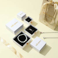 Coffret à bijoux blanc A1 et sac à poignée en ruban avec insert de présentation noir et tirette dorée pour collier et bracelet – Fournitures cadeaux