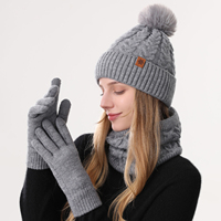 Ensemble trois pièces classique pour l'hiver : gants, écharpe et bonnet, avec logo personnalisé, bonnet en tricot à revers côtelé et pompon en mélange de laine