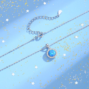 Collar con Colgante de Ópalo Azul Moderno en Plata de Ley S925 con Detalles de Circonita Cúbica, Joyería Inspirada en el Océano para Mujer, para Compromiso, Boda o Fiesta - Product Image 6