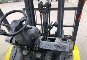 Para Komatsu FD30 Carretillas elevadoras diésel Camiones de transporte Alta calidad Usado Venta al por mayor Equipo pesado Fuente de alimentación Motor diésel - Product Image 4