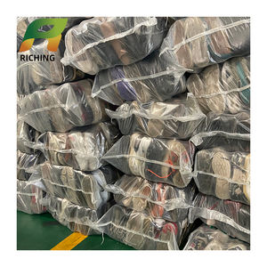 Zapatillas y zapatos de montaña usados de primera clase de grado 1, zapatillas de baloncesto de segunda mano - Product Image 1