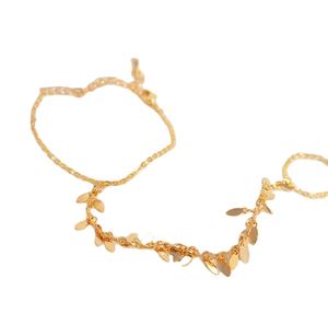 Nuevo diseño <span class=keywords><strong>de</strong></span> pulsera <span class=keywords><strong>de</strong></span> <span class=keywords><strong>acero</strong></span> <span class=keywords><strong>inoxidable</strong></span> para mujer, anillo <span class=keywords><strong>de</strong></span> cadena <span class=keywords><strong>de</strong></span> mano con hojas doradas, pulsera <span class=keywords><strong>de</strong></span> cadena con anillo esclavo Chacha, venta al por mayor - Product Image 1