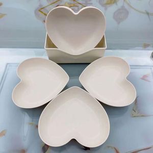 <span class=keywords><strong>Assiette</strong></span> Créative en Forme <span class=keywords><strong>de</strong></span> Cœur pour Snacks, Fruits, Coques et Déchets – Plat à Os et Épluchures pour la Maison - Product Image 5