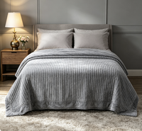 Couette de luxe personnalisée en polyester blanc doux, qualité hôtelière, pour hôtels, disponible en tailles simple, queen et king.