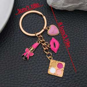 Ensemble de porte-clés personnalisés plaqués or avec breloques lèvres et roses, cadeau de bureau tendance pour femmes, fabrication OEM en petites séries - Product Image 5
