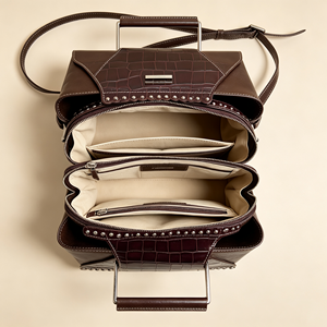 Bolso cruzado estructurado de moda con asa de metal y remaches, ideal para el día a día - Product Image 5